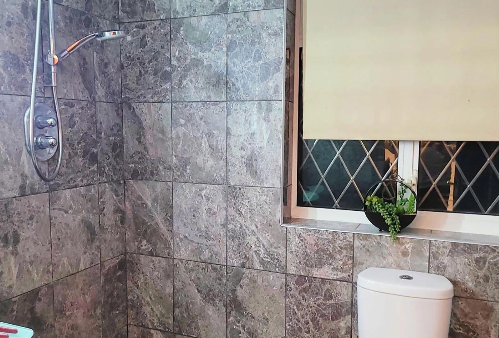 Luxury 4 Bed Room House, Heathrow Colnbrook 0*,