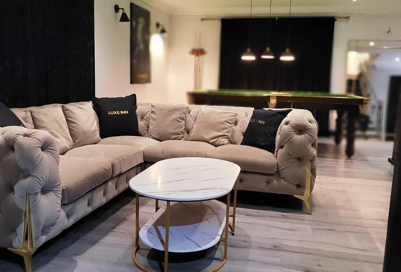 Luxury 4 Bed Room House, Heathrow Colnbrook
